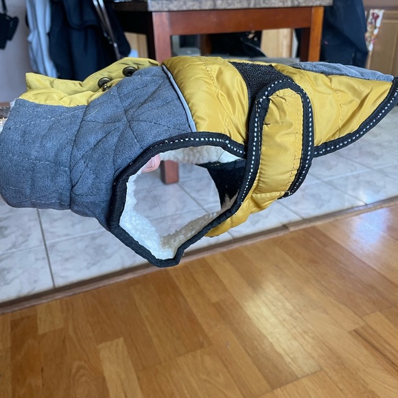 Eddie Bauer Dog Jacket - Picture 3 of 8